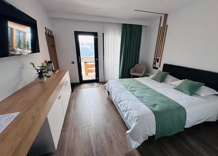 Panoramic Residence